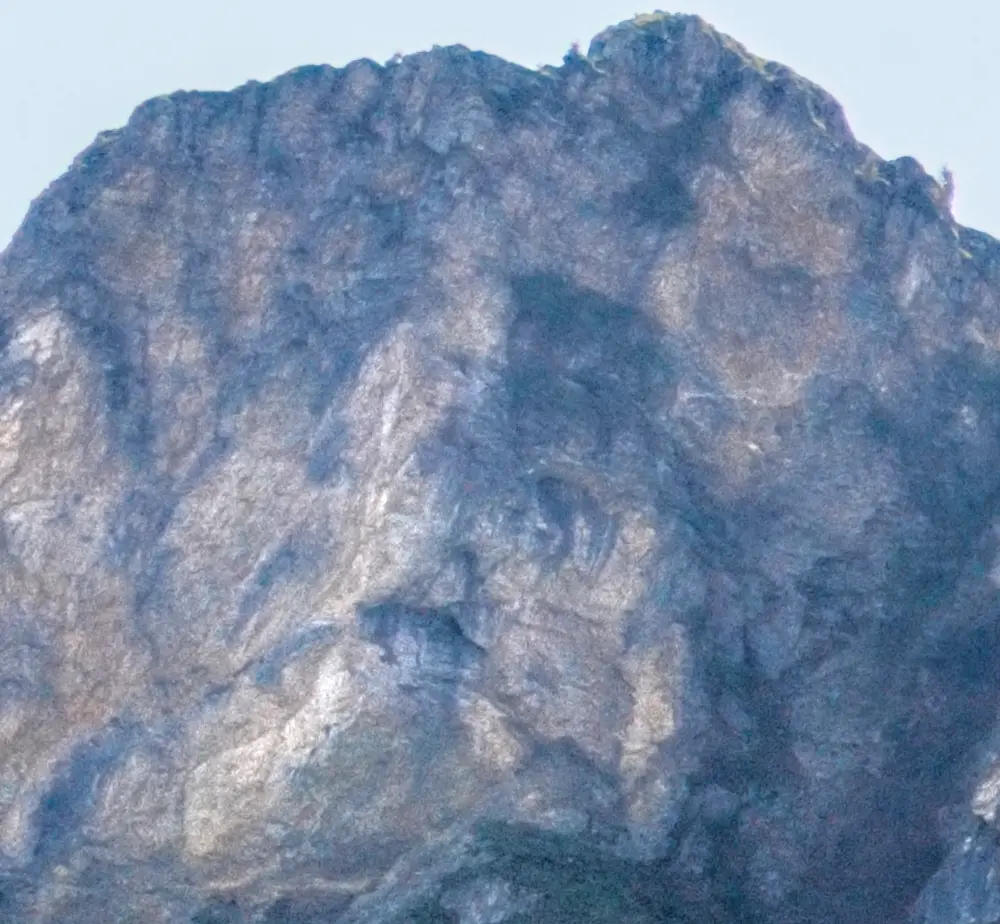 Mountains without chroma noise