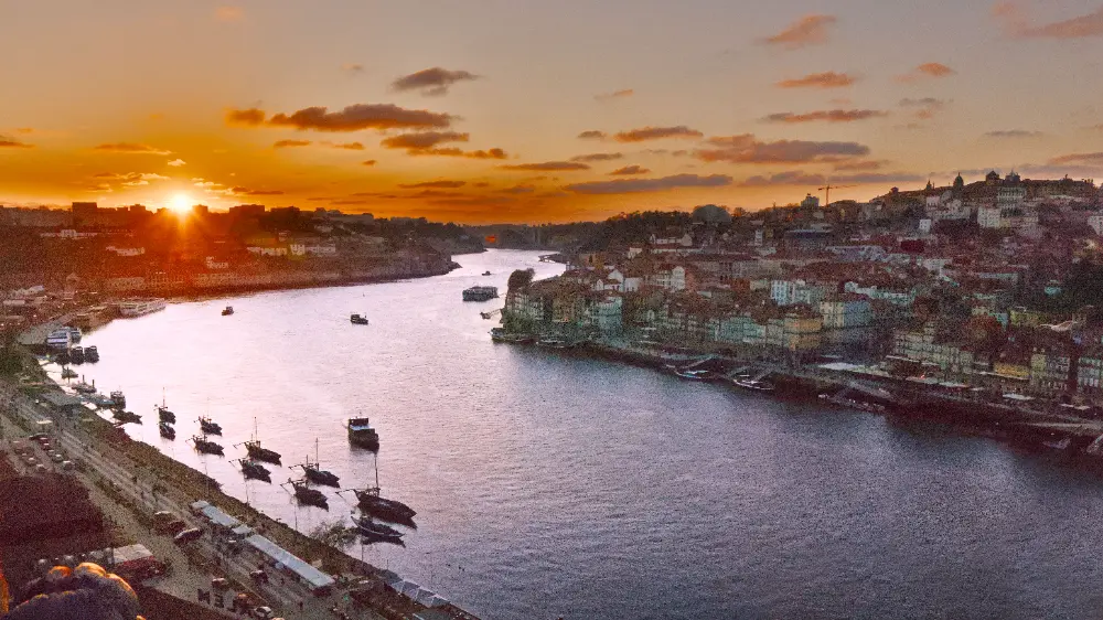 sunset image with AgX's preserve hue set to 0%