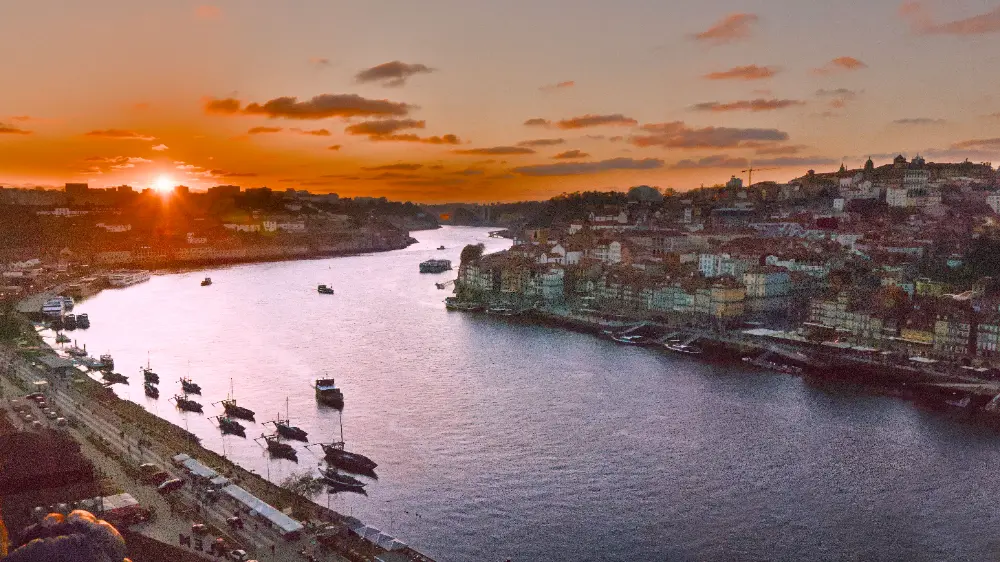 sunset image with AgX's preserve hue set to 100%