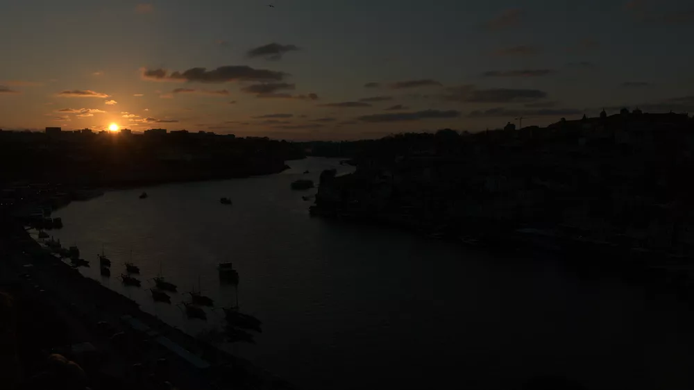 original version of the sunset over the Douro River