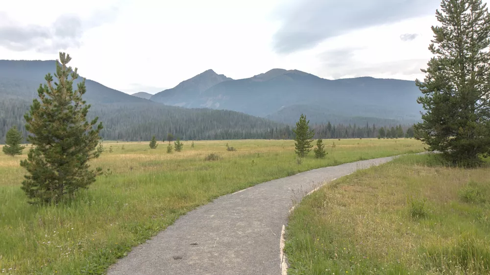 original image of path and mountains